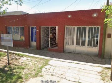 Casa de 3 ambientes, San Justo · Se Vende Casa con Local, 3 Dorm. y Pileta