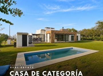 Casa · 857m² · 6 Ambientes · 1 Cochera · Venta Casa de 3 Dorm. con Pileta en Barrio Privado Valle del Golf Etapa 1 - Malagueño