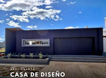Casa · 166m² · 6 Ambientes · 1 Cochera · Venta Casa de Diseño de 3 Dorm. en Tejas 4 – Malagueño