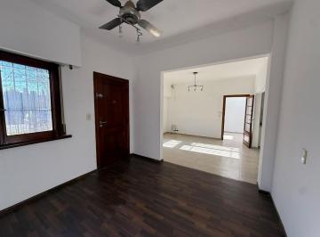 Casa · 71m² · 4 Ambientes · 3 Cocheras · Casa en Venta en Barrio Jardín Diag y 120