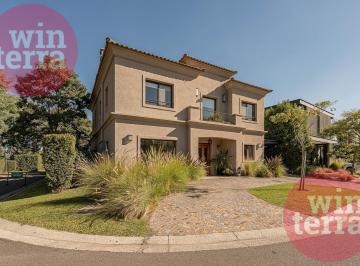 Casa · 263m² · 5 Dormitorios · 3 Cocheras · Casa de 4 Dorm. en Suite | Pileta | Barrio Cerrado Los Patricios – San Isidro