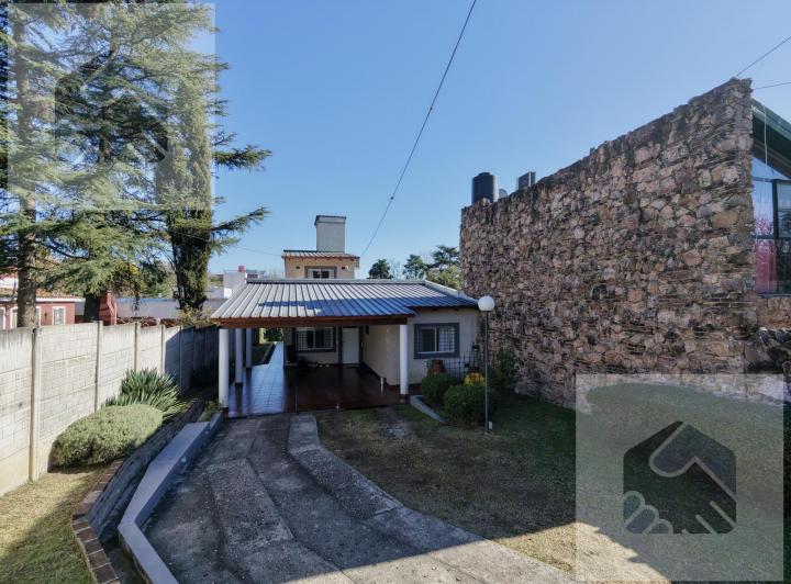 Casa · 163m² · 5 Ambientes · 2 Cocheras