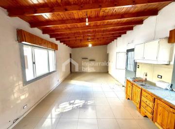 Casa · 70m² · 3 Ambientes · Casa Chalet en Alquiler en Caseros, Tres de Febrero, G. B. a. Zona Oeste
