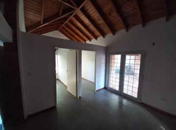 Casa · 100m² · 5 Ambientes · 2 Cocheras · Casa en Alquiler Los Boulevares 2 Dorm. Detras Housing Vitas