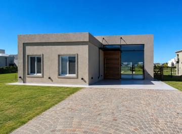 Casa · 650m² · 4 Ambientes · Casa en Canning (Ezeiza)