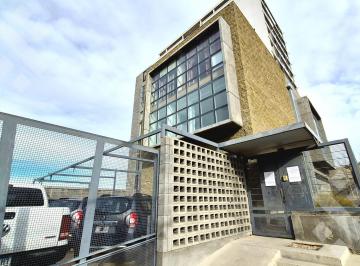 Edificio · 750m² · 6 Cocheras · Venta Edif. Corporativo 3 Plantas Terreno Remanente con Proyecto de Desarrollo Aprobado. Neuquén