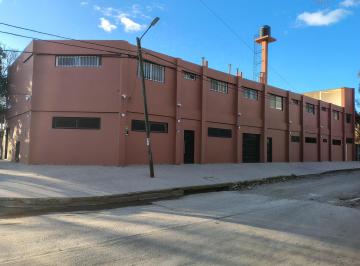 Local comercial de 13 ambientes, Ezeiza · Edificio en Block a Estrenar = 1000 m². Gran Local o Galpon + 4 Departamentos