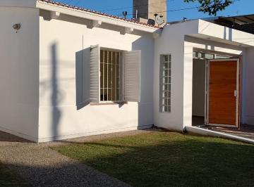Casa · 80m² · 5 Ambientes · 2 Cocheras · Casa en Alquiler Smata II 2 Dorm y Cochera Doble