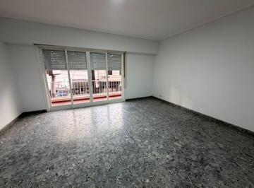 Departamento de 3 ambientes, Quilmes · Departamento 3 Ambientes C/patio y Balcón - Quilmes Centro, Moreno Al 500