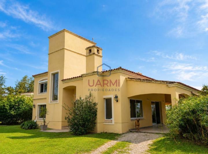 Casa · 290m² · 10 Ambientes
