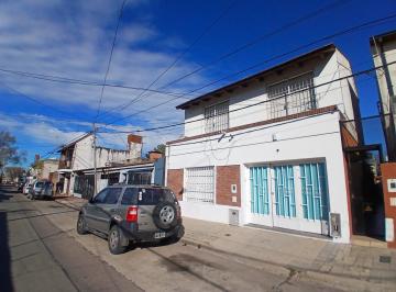Casa · 150m² · 5 Ambientes · 1 Cochera · Alquiler Casa de 2 Plantas 4 Dorm. con Pileta Cochera Patio