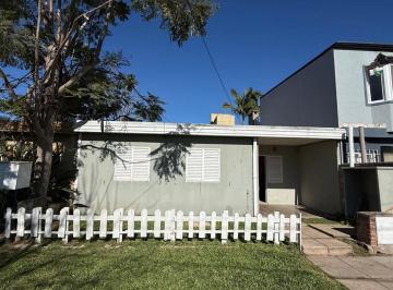 Casa · 120m² · 4 Ambientes · Casa en Venta en Barrio El Pozo!