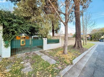 Casa · 55m² · 2 Ambientes · 1 Cochera · En Venta - Casa Al Frente de un Dormitorio con Cochera - Centro, Grandero Baigorria