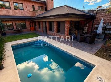 Casa de 5 ambientes, La Matanza · Venta Casa 5 Ambientes C/piscina, Quincho y Cocheras - Villa Luzuriaga - Apto Crédito