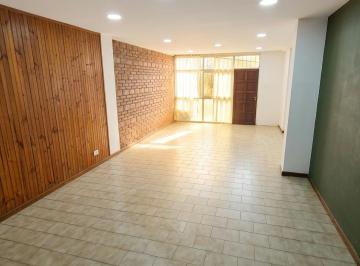 Casa de 7 ambientes, Presidente Sarmiento · Casa de 4 Dorm. a Reciclar en Venta