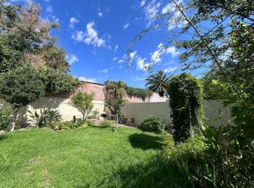 Casa · 110m² · 5 Ambientes · 2 Cocheras · Casa en Alquiler en Bº Sanidad, Las Heras