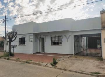 Casa · 194m² · Casa en Venta en El Centro de Carmen de Areco
