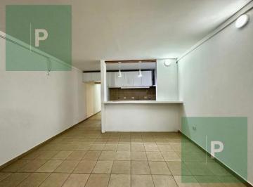 PH · 80m² · 3 Ambientes · 1 Cochera · PH en Alquiler Calle 29 E*/ 528 y 529