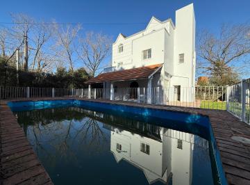 Casa · 220m² · 6 Ambientes · 8 Cocheras · Casa 6 Amb en Venta Apto Credito en del Viso, Pilar