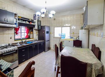 PH · 250m² · 13 Ambientes · 2 Cocheras · Venta PH Multifamiliar 13 Ambientes Cochera Patio y Terraza en Carlos Spegazzini