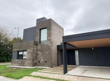 Casa de 5 ambientes, Córdoba · Hermosa Casa en Venta en Campo Chico Mz32 L27