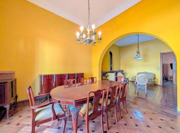 Casa · 194m² · 5 Ambientes · Venta Casa de 3 Dorm. con Quincho y Terraza Barrio Abasto, Rosario