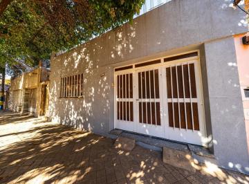 Casa · 128m² · 4 Ambientes · 1 Cochera · Venta Casa de 2 Dorm. con Cochera y Patio, Lisandro de La Torre, Rosario