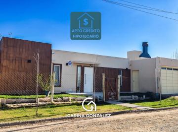 Casa · 136m² · 4 Ambientes · 2 Cocheras · Casa en General Fernandez Oro