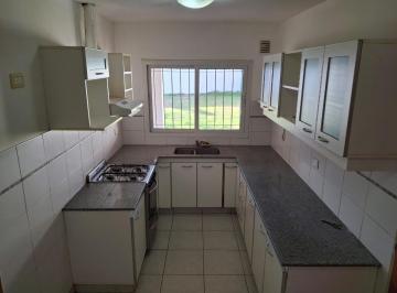 Casa · 130m² · 3 Dormitorios · 2 Cocheras · Casa en Cipolletti