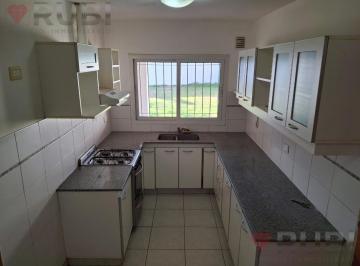 Casa · 130m² · 3 Dormitorios · 2 Cocheras · Casa en Cipolletti
