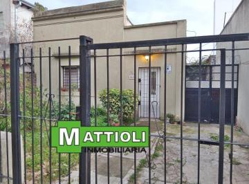 Casa de 3 ambientes, Quilmes · Casa en Venta