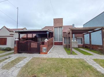 Departamento de 4 ambientes, Santa Clara del Mar · En Venta. Duplex de Cuatro Ambientes con Patio y Parrilla - Santa Clara del Mar
