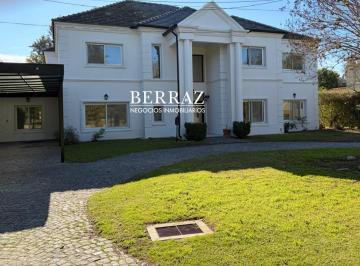 Casa · 550m² · 10 Ambientes · Casa Venta 6 Dorm. Mapuche Cc Lote de 900 m² Pilar, Zona Norte