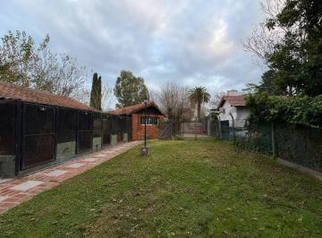 Casa · 32m² · 2 Ambientes · 2 Cocheras · Casa en Venta con 16 Caniles en City Bell