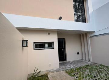 Casa de 3 ambientes, La Plata · Alquiler Duplex Olmos