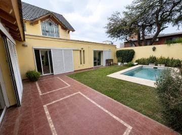 Casa de 4 ambientes, Córdoba · Venta - Casa 4 Dorm. - Pileta - Patio - Jardines del Jockey