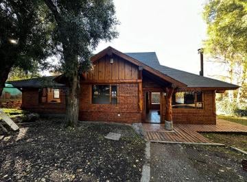 Casa · 98m² · 4 Ambientes · 1 Cochera · Casa en Alquiler en Melipal II, Bariloche, Patagonia