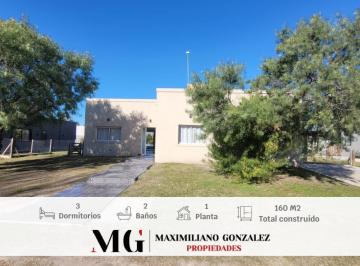 Casa · 140m² · 4 Ambientes · 1 Cochera · Casa Alquiler - Santo Domingo, Canning