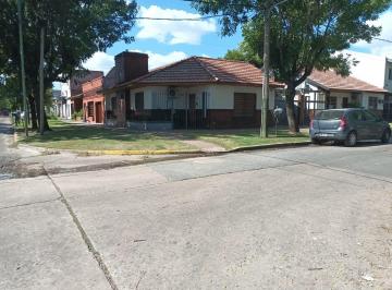 Casa · 70m² · 4 Ambientes · 1 Cochera · Casa de 3 Dorm.. Lomas de Zamora Oeste