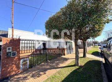 Casa · 65m² · 3 Ambientes · 1 Cochera · Casa en Venta en Quilmes