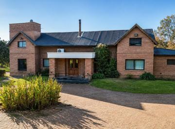Casa · 782m² · 17 Ambientes · 5 Cocheras · Casa en Venta en Los Cerrillos - Manzanares