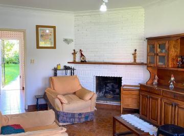 Casa · 145m² · 4 Ambientes · 1 Cochera · Casa en Punta Mogotes