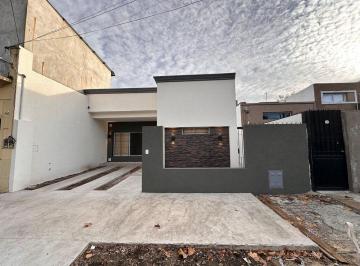 Casa · 80m² · 3 Ambientes · 1 Cochera · Venta Casa 3 Amb a Estrenar Ituzaingo Sur