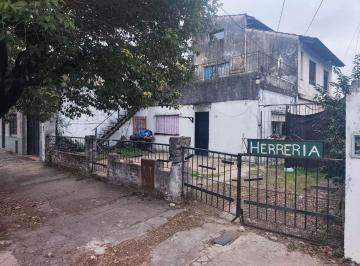 Casa de 6 ambientes, Tres de Febrero · 2 Propiedades en Venta con Patio y Garaje