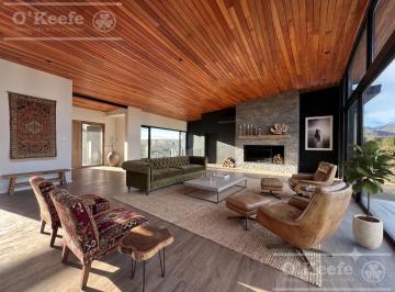 Casa · 3370m² · 7 Ambientes · 2 Cocheras · Casa de 7 Ambientes con Vista Al Lago en Arelauquen Golf