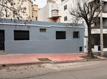 Casa · 90m² · 5 Ambientes · Casa - Alberdi