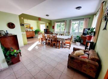 Casa · 230m² · 5 Ambientes · 1 Cochera · Casa en San Carlos de Bariloche
