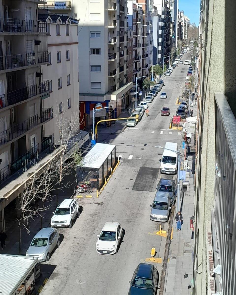2 ambientes con dependencias de servicio, 54m², Centro