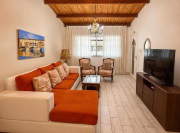 Casa · 140m² · 5 Ambientes · 1 Cochera · Casa en Venta Fisherton, 3 Dorm.