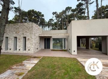 Casa de 4 ambientes, Pinamar · Casa a Estrenar | en Venta | 4 Ambientes | Barrio Álamos | Pinamar